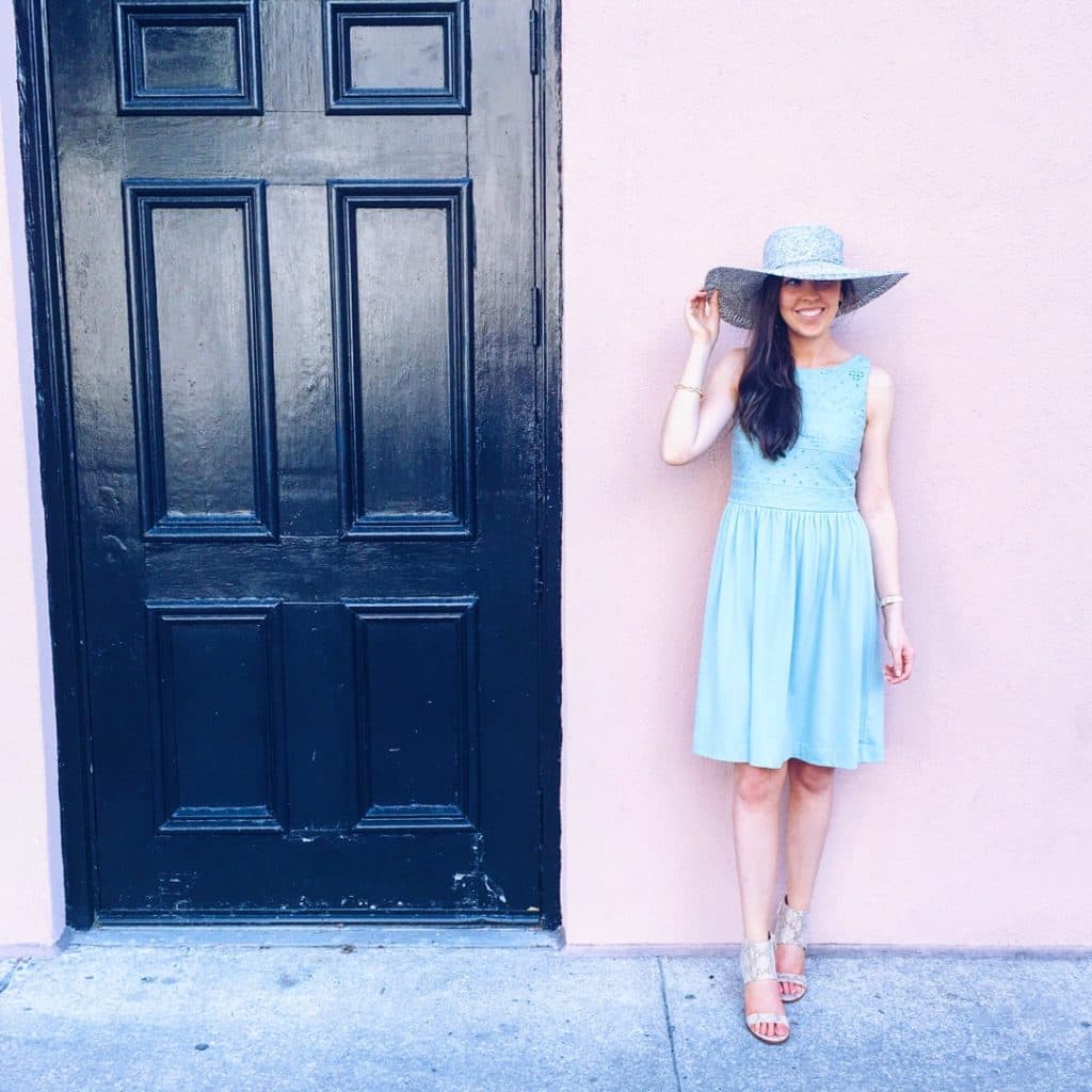 downtown charleston doors, best doors of charleston, fashion blogger in the south, southern fashion blogger, pretty in the pines, LOFT eyelet day dress, shelby vanhoy