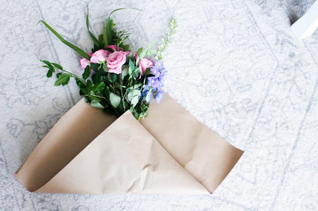 DIY How to Wrap a Bouquet 