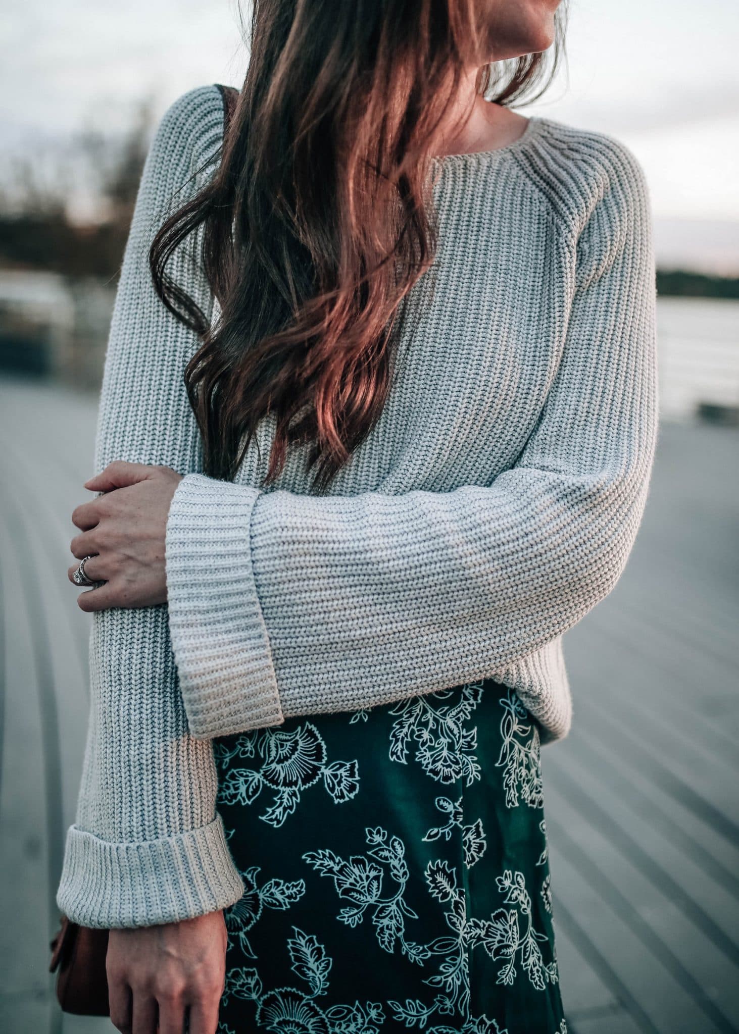 grey LOFT sweater, maxi skirt, pretty in the pines blog
