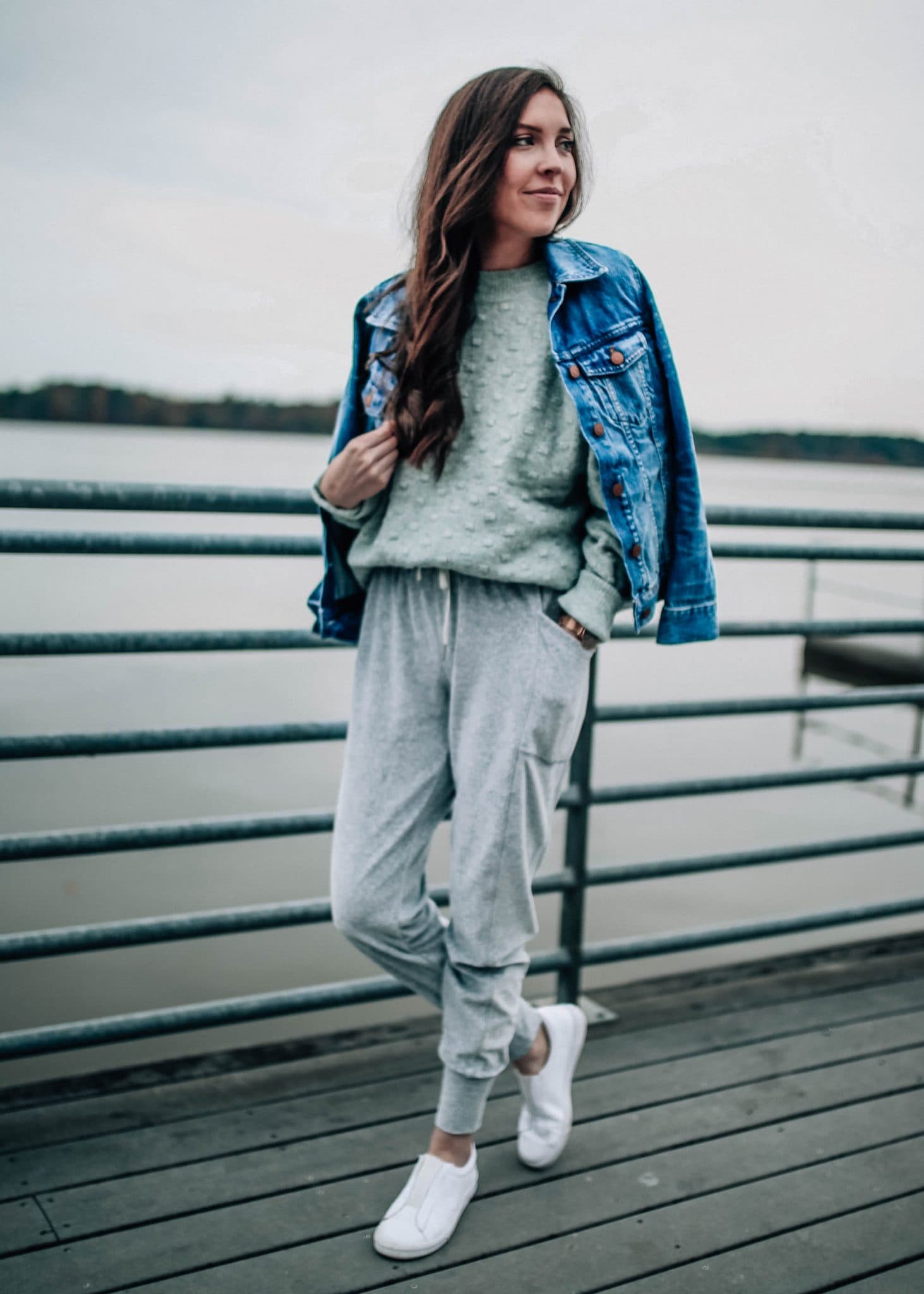 Grey jogging pants cheap outfit